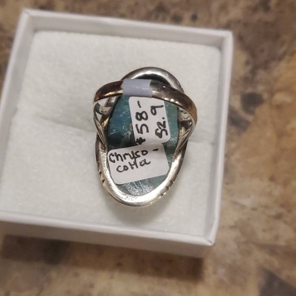 Beautiful ring - Picture 2 of 4